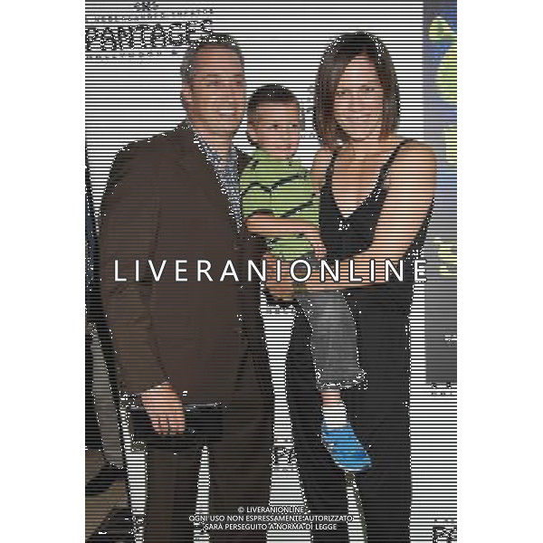 Wade Allen, wife Annabeth Gish and son Cash \'Shrek The Musical\' Opening Night at the Pantages Theatre July 13, 2011 - Hollywood, California