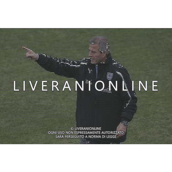 BUENOS AIRES, July 14, 2011 Uruguay\'s national soccer team coach Oscar Tabarez attends a training session in Buenos Aires, capital of Argentina, on July 14, 2011. (/Alberto Raggio) (ce)