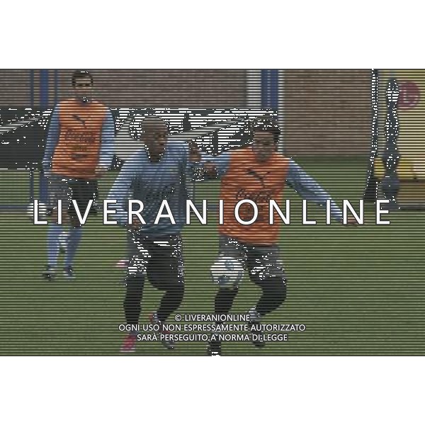 BUENOS AIRES, July 14, 2011 Uruguay\'s national soccer team players Abel Hernandez (L) and Alvaro Gonzalez (R) fight for the ball during a training session in Buenos Aires, capital of Argentina, on July 14, 2011. (/Alberto Raggio) (ce)