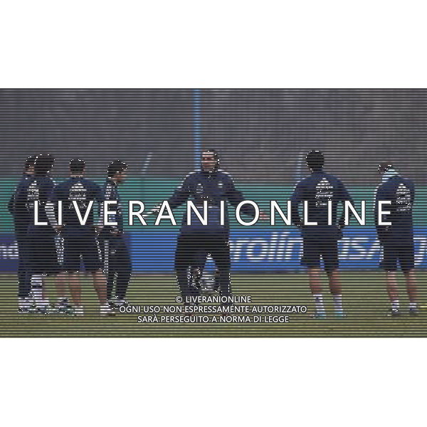 BUENOS AIRES, July 14, 2011 Argentina\'s national soccer team coach Sergio Batista (C, back) gives orders during a training session in Buenos Aires, capital of Argentina, on July 14, 2011. (/Claudio Cruz) (ce)