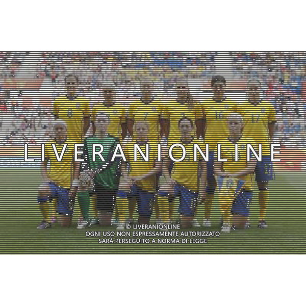 (110716) -- SINSHEIM, July 16, 2011 () -- Sweden\'s players pose for photos prior to the third place final match between Sweden and France at the 2011 FIFA Women\'s World Cup in Sinsheim, Germany, July 16, 2011. Sweden beat France 2-1 and claimed the third place of the 2011 FIFA Women\'s World Cup. (/Ding Xu) (zw)