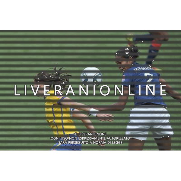 (110716) -- SINSHEIM, July 16, 2011 () -- Sweden\'s Lotta Schelin vies with France\'s Wendie Renard (R) during the third place final match between Sweden and France at the 2011 FIFA Women\'s World Cup in Sinsheim, Germany, July 16, 2011. Sweden beat France 2-1 and claimed the third place of the 2011 FIFA Women\'s World Cup. (/Wu Wei) (zw)