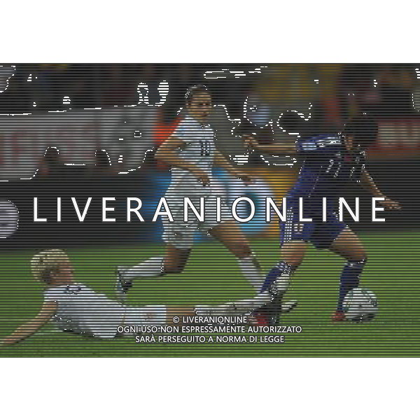 FRANKFURT, July 17, 2011 ()Japan\'s Ohno Shinobu (1st R) competes during the final match between Japan and the United States at the 2011 FIFA Women\'s World Cup in Frankfurt, Germany, July 17, 2011. (/Li Jundong)