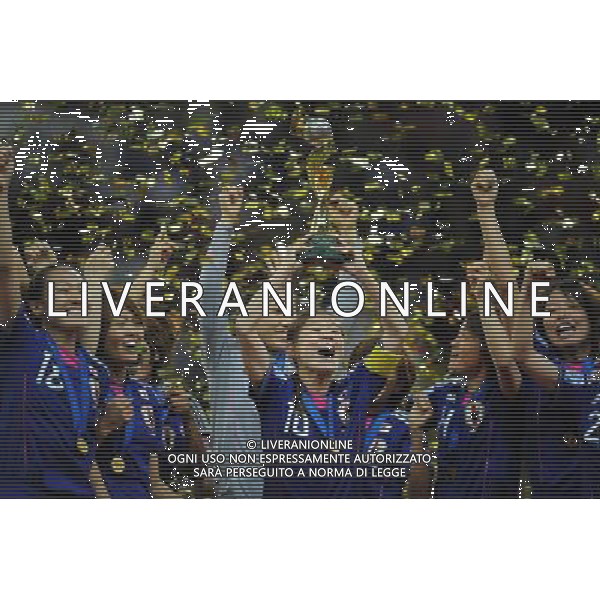 FRANKFURT, July 17, 2011 ()Japan\'s players celebrate their victory on the podium after the final match between Japan and the United States at the 2011 FIFA Women\'s World Cup in Frankfurt, Germany, July 17, 2011. Japan won the 2011 FIFA Women\'s World Cup after beating the USA on the penalty shootout. (/Li Jundong)