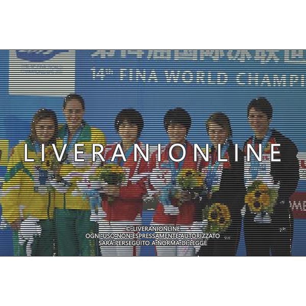 SHANGHAI, July 18, 2011 Wang Hao(3rd L)/Chen Ruolin (3rd R) of China, Alexandra Croak (2nd L)/Melissa Wu (1st L) of Australia, Christin Steuer (1st R)/Nora Subschinski (2nd R)of Germany pose for a group photo at the awarding ceremony of the women\'s 10m synchronized platform diving event at the 14th FINA World Championships in Shanghai, east China, July 18, 2011. Wang Hao/Chen Ruolin of China claimed the title with 362.58 points. Alexandra Croak/Melissa Wu of Australia won the silver medal with 325.92 points. Christin Steuer/Nora Subschinski of Germany won the bronze medal with 316.29 points. (/Guo Yong)(zgp)