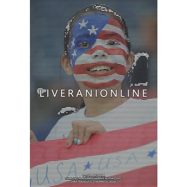 FRANKFURT, July 17, 2011 ()A little fan of the USA waits for the beginning of the final match between Japan and the United States at the 2011 FIFA Women\'s World Cup in Frankfurt, Germany, July 17, 2011. (/Li Jundong)