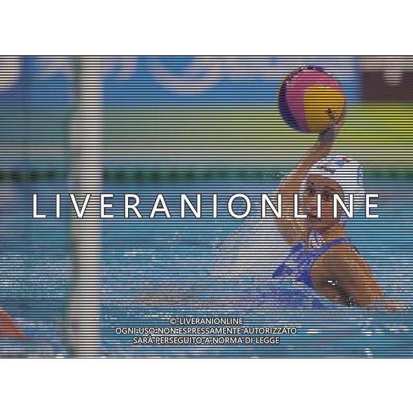 SHANGHAI, July 19, 2011 Allegra Lapi of Italy shoots in the preliminary round of women\'s water polo event between Italy and South Africa at the 14th FINA World Championships in Shanghai, east China, July 19, 2011. Italy won the match 18 2. (/Yang Zongyou) (sqq)