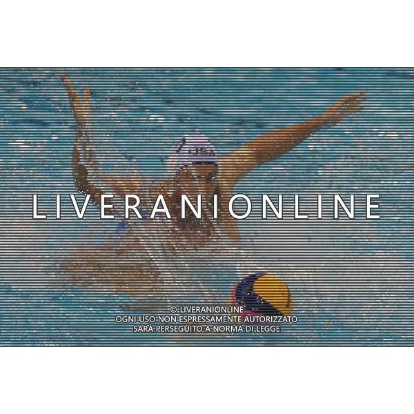 (110720) SHANGHAI, July 20, 2011 () Timothy Hutten (back) of the United States competes in the preliminary round of men\'s water polo event between the United States and Italy at the 14th FINA World Championships in Shanghai, east China, July 20, 2011. Italy won the match 8 5. (/Yang Lei) (sqq)