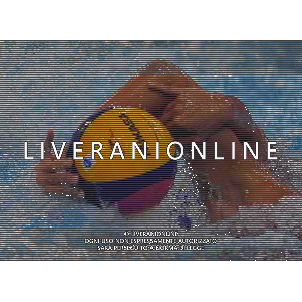 (110721) -- SHANGHAI, July 21, 2011 () -- Players vie for the ball in the preliminary round of women\'s water polo event between Spain and Brazil at the 14th FINA World Championships in Shanghai, east China, July 21, 2011. Spain won the match 12-4. (/Wang Yuguo) (sqq)