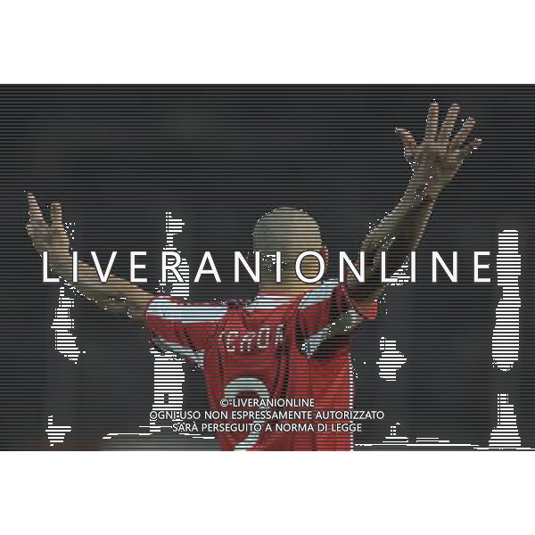 (110721) -- MENDOZA, July 21, 2011 () -- Paraguay\'s Dario Veron celebrates after winning the semifinal match of Copa America against Venezuela in Mendoza, Argentina, July 20, 2011. Paraguay won 5-3 on penalties and will face Uruguay in the final.(/Nicolas Celaya)