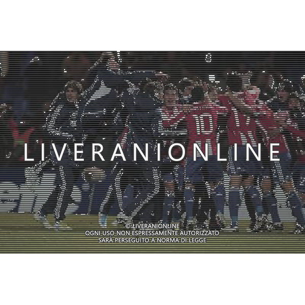 (110721) -- MENDOZA, July 21, 2011 () -- Paraguay\'s players celebrate after winning the semifinal match of Copa America 2011 against Venezuela in Mendoza, Argentina, July 20, 2011. Paraguay won 5-3 on penalties and will face Uruguay in the final. (/David de la Paz)