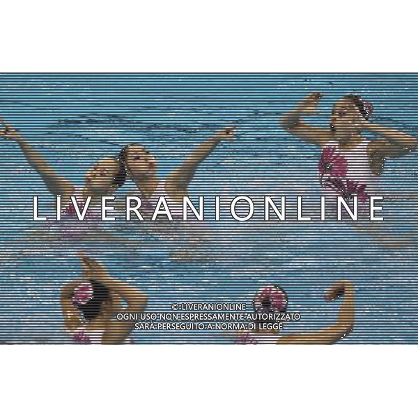 (110721) -- SHANGHAI, July 21, 2011 () -- Swimmers of China compete in the synchronized swimming free combination final at the 14th FINA World Championships in Shanghai, east China, July 21, 2011. The Chinese team won the silver medal with 96.390 points. (/Ren Long) (zgp)