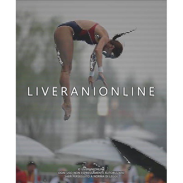 (110721) -- SHANGHAI, July 21, 2011 () -- Paola Espinosa of Mexico competes in the final of the women\'s 10m platform diving event at the 14th FINA World Championships in Shanghai, east China, July 21, 2011. Paola Espinosa won the bronze medal with 377.15 points. (/Guo Yong) (zgp)