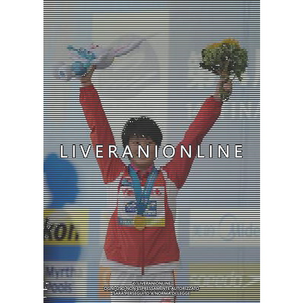 (110721) -- SHANGHAI, July 21, 2011 () -- China\'s Chen Ruolin waves to spectators at the awarding ceremony of the women\'s 10m platform diving event at the 14th FINA World Championships in Shanghai, east China, July 21, 2011. Chen Ruolin claimed the title with 405.30 points. (/Yang Zongyou) (zgp)