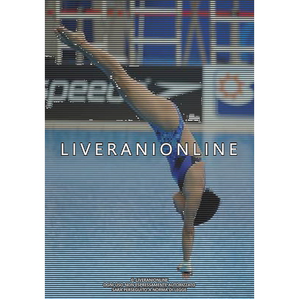 (110721) -- SHANGHAI, July 21, 2011 () -- Chen Ruolin of China competes in the final of the women\'s 10m platform diving event at the 14th FINA World Championships in Shanghai, east China, July 21, 2011. Chen Ruolin claimed the title with 405.30 points. (/Guo Yong) (zgp)