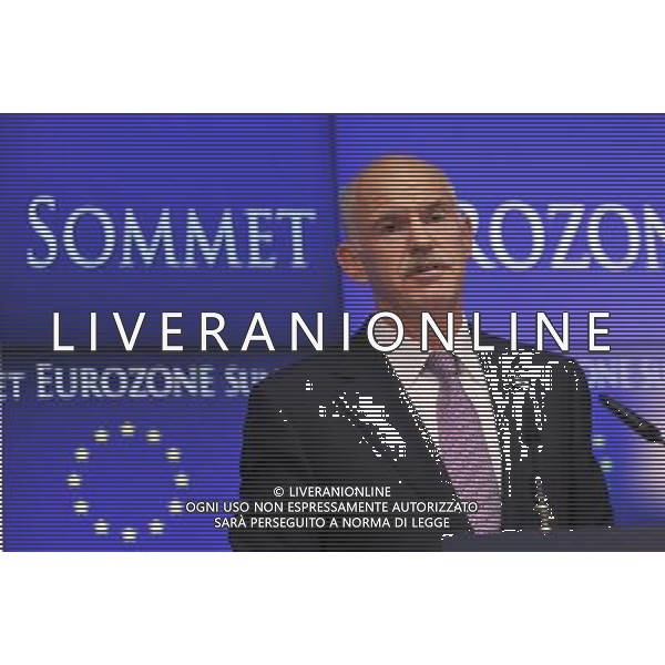 (110721) -- Brussels, July 21, 2011 () -- Greek Prime Minister Georgios Papandreou attends the press conference after the Eurozone Emergency Summit in Brussels, Capital of Belgium, July 21, 2011. Eurozone leaders Thursday agreed on a second bailout package for Greeece, with a total official financing of an estimated 109 billion euros. (/Yu Yang)(ww)