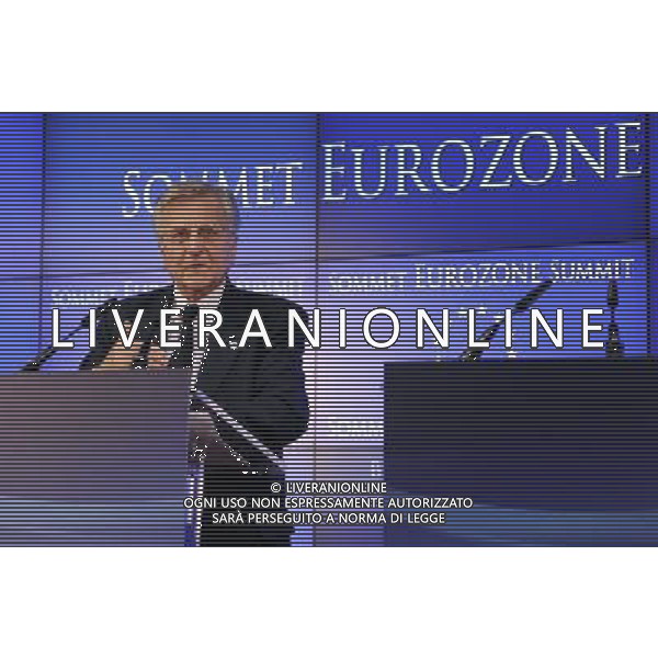 (110721) -- Brussels, July 21, 2011 () -- President of European Central Bank Jean-Claude Trichet attends a press conference after the Eurozone Emergency Summit in Brussels, Capital of Belgium, July 21, 2011. Eurozone leaders Thursday agreed on a second bailout package for Greeece, with a total official financing of an estimated 109 billion euros. (/Yu Yang)(ww)