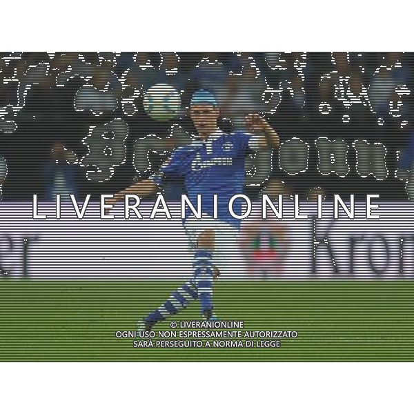 firo : Fußball,Fussball, 23.07.2011 1.BL, 1.Bundesliga, Saison 2011/2012 Supercup 2011, FC SCHALKE 04 - BVB, Borussia Dortmund, 4:3 n.E. Benedikt HÖWEDES, Schalke Einzelaktion, mit Verband, Turban, Kopfverband $worldrightsEs gelten unsere AGB, einsehbar auf www.firosportphoto.de copyright by firo sportphoto: Pfefferackerstr. 2a  45894 G e l s e n k i r c h e n www.firosportphoto.de mail@firosportphoto.de (V o l k s b a n k B o c h u m - W i t t e n ) BLZ.: 430 601 29 Kt. Nr.: 341 117 100 Tel:  0209 - 9304402 Fax:  0209 - 9304443