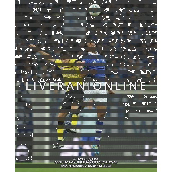 firo : Fußball,Fussball, 23.07.2011 1.BL, 1.Bundesliga, Saison 2011/2012 Supercup 2011, FC SCHALKE 04 - BVB, Borussia Dortmund, 4:3 n.E. Joel MATIP, rechts Schalke gegen LEWANDOWSKI $worldrightsEs gelten unsere AGB, einsehbar auf www.firosportphoto.de copyright by firo sportphoto: Pfefferackerstr. 2a  45894 G e l s e n k i r c h e n www.firosportphoto.de mail@firosportphoto.de (V o l k s b a n k B o c h u m - W i t t e n ) BLZ.: 430 601 29 Kt. Nr.: 341 117 100 Tel:  0209 - 9304402 Fax:  0209 - 9304443