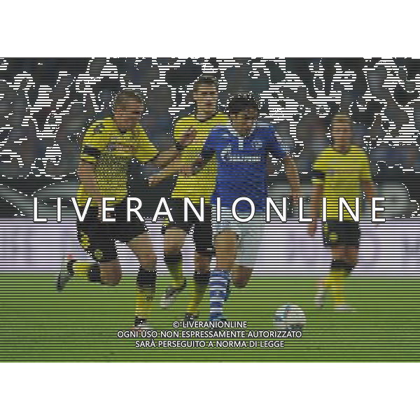 firo : Fußball,Fussball, 23.07.2011 1.BL, 1.Bundesliga, Saison 2011/2012 Supercup 2011, FC SCHALKE 04 - BVB, Borussia Dortmund, 4:3 n.E. RAUL, rechts Schalke gegen GROßKREUTZ $worldrightsEs gelten unsere AGB, einsehbar auf www.firosportphoto.de copyright by firo sportphoto: Pfefferackerstr. 2a  45894 G e l s e n k i r c h e n www.firosportphoto.de mail@firosportphoto.de (V o l k s b a n k B o c h u m - W i t t e n ) BLZ.: 430 601 29 Kt. Nr.: 341 117 100 Tel:  0209 - 9304402 Fax:  0209 - 9304443