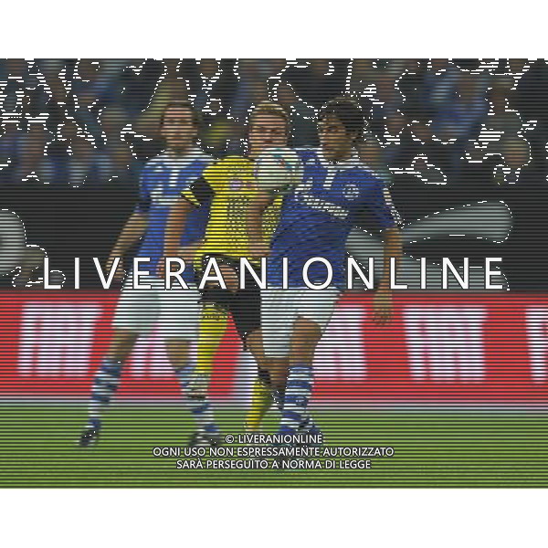 firo : Fußball,Fussball, 23.07.2011 1.BL, 1.Bundesliga, Saison 2011/2012 Supercup 2011, FC SCHALKE 04 - BVB, Borussia Dortmund, 4:3 n.E. RAUL, rechts Schalke gegen GÖTZE $worldrightsEs gelten unsere AGB, einsehbar auf www.firosportphoto.de copyright by firo sportphoto: Pfefferackerstr. 2a  45894 G e l s e n k i r c h e n www.firosportphoto.de mail@firosportphoto.de (V o l k s b a n k B o c h u m - W i t t e n ) BLZ.: 430 601 29 Kt. Nr.: 341 117 100 Tel:  0209 - 9304402 Fax:  0209 - 9304443