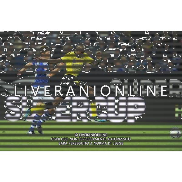 firo : Fußball,Fussball, 23.07.2011 1.BL, 1.Bundesliga, Saison 2011/2012 Supercup 2011, FC SCHALKE 04 - BVB, Borussia Dortmund, 4:3 n.E. SANTANA, BVB, rechts gegen HUNTELAAR $worldrightsEs gelten unsere AGB, einsehbar auf www.firosportphoto.de copyright by firo sportphoto: Pfefferackerstr. 2a  45894 G e l s e n k i r c h e n www.firosportphoto.de mail@firosportphoto.de (V o l k s b a n k B o c h u m - W i t t e n ) BLZ.: 430 601 29 Kt. Nr.: 341 117 100 Tel:  0209 - 9304402 Fax:  0209 - 9304443