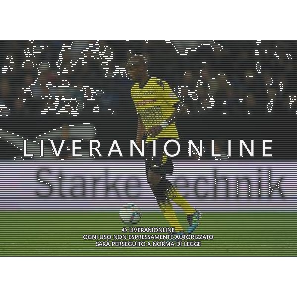firo : Fußball,Fussball, 23.07.2011 1.BL, 1.Bundesliga, Saison 2011/2012 Supercup 2011, FC SCHALKE 04 - BVB, Borussia Dortmund, 4:3 n.E. SANTANA, BVB, Einzelaktion, starke Technik $worldrightsEs gelten unsere AGB, einsehbar auf www.firosportphoto.de copyright by firo sportphoto: Pfefferackerstr. 2a  45894 G e l s e n k i r c h e n www.firosportphoto.de mail@firosportphoto.de (V o l k s b a n k B o c h u m - W i t t e n ) BLZ.: 430 601 29 Kt. Nr.: 341 117 100 Tel:  0209 - 9304402 Fax:  0209 - 9304443