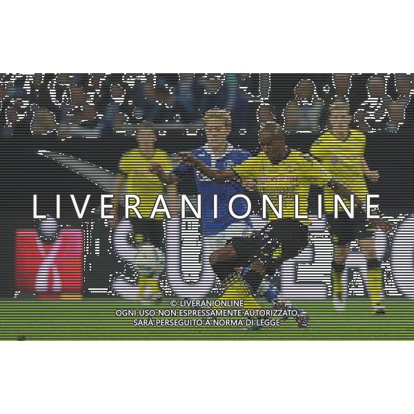 firo : Fußball,Fussball, 23.07.2011 1.BL, 1.Bundesliga, Saison 2011/2012 Supercup 2011, FC SCHALKE 04 - BVB, Borussia Dortmund, 4:3 n.E. SANTANA, BVB, rechts gegen HOLTBY $worldrightsEs gelten unsere AGB, einsehbar auf www.firosportphoto.de copyright by firo sportphoto: Pfefferackerstr. 2a  45894 G e l s e n k i r c h e n www.firosportphoto.de mail@firosportphoto.de (V o l k s b a n k B o c h u m - W i t t e n ) BLZ.: 430 601 29 Kt. Nr.: 341 117 100 Tel:  0209 - 9304402 Fax:  0209 - 9304443