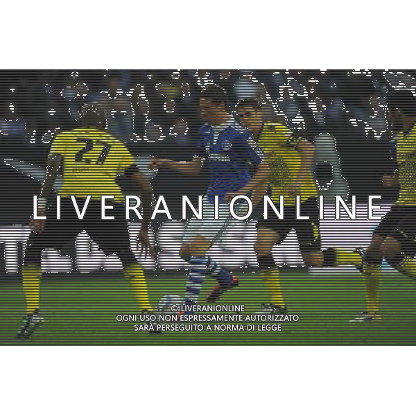 firo Fuvüball,Fussball, 23.07.2011 1..Bundesliga, Saison 2011/2012 3.Liga DFL Supercup Finale Meister gegen Pokalsieger FC Schalke - BVB Borussia Dortmund Zweikampf Julian DraxlerHintegrund Veltins Arena Feature $worldrightsEs gelten unsere AGB, einsehbar auf www.firosportphoto.de copyright by firo sportphoto: Pfefferackerstr. 2a¬† 45894 G e l s e n k i r c h e n www.firosportphoto.de mail@firosportphoto.de (V o l k s b a n k B o c h u m - W i t t e n ) BLZ.: 430 601 29 Kt. Nr.: 341 117 100 Tel:¬† 0209 - 9304402 Fax:¬† 0209 - 9304443