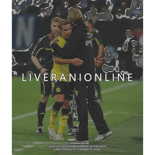 firo Fuvüball,Fussball, 23.07.2011 1..Bundesliga, Saison 2011/2012 3.Liga DFL Supercup Finale Meister gegen Pokalsieger 5:4 mnach Elfmeterschievüen FC Schalke - BVB Borussia Dortmund Auswechslung Mario Gv?tze durch Trainer Jvºrgen Klopp $worldrightsEs gelten unsere AGB, einsehbar auf www.firosportphoto.de copyright by firo sportphoto: Pfefferackerstr. 2a¬† 45894 G e l s e n k i r c h e n www.firosportphoto.de mail@firosportphoto.de (V o l k s b a n k B o c h u m - W i t t e n ) BLZ.: 430 601 29 Kt. Nr.: 341 117 100 Tel:¬† 0209 - 9304402 Fax:¬† 0209 - 9304443