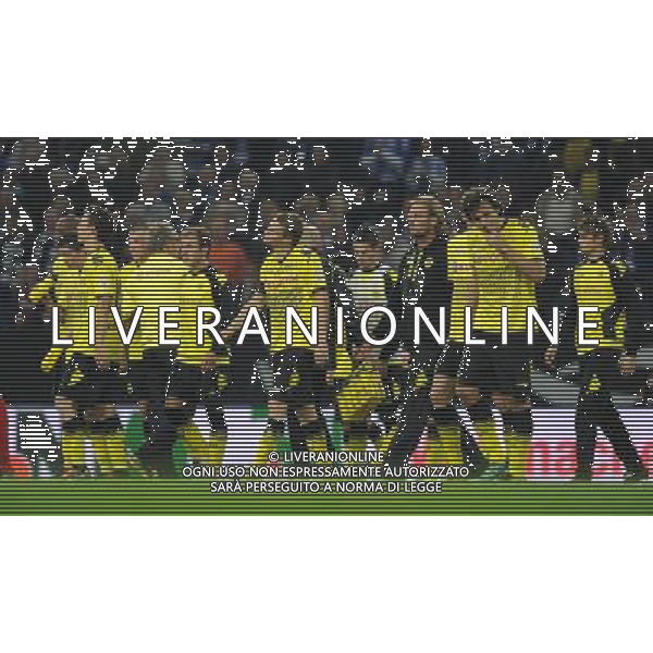 firo : Fußball,Fussball, 23.07.2011 1.BL, 1.Bundesliga, Saison 2011/2012 Supercup 2011, FC SCHALKE 04 - BVB, Borussia Dortmund, 4:3 n.E. Abgang, Enttäuschung BVB mit Trainer KLOPP $worldrightsEs gelten unsere AGB, einsehbar auf www.firosportphoto.de copyright by firo sportphoto: Pfefferackerstr. 2a  45894 G e l s e n k i r c h e n www.firosportphoto.de mail@firosportphoto.de (V o l k s b a n k B o c h u m - W i t t e n ) BLZ.: 430 601 29 Kt. Nr.: 341 117 100 Tel:  0209 - 9304402 Fax:  0209 - 9304443