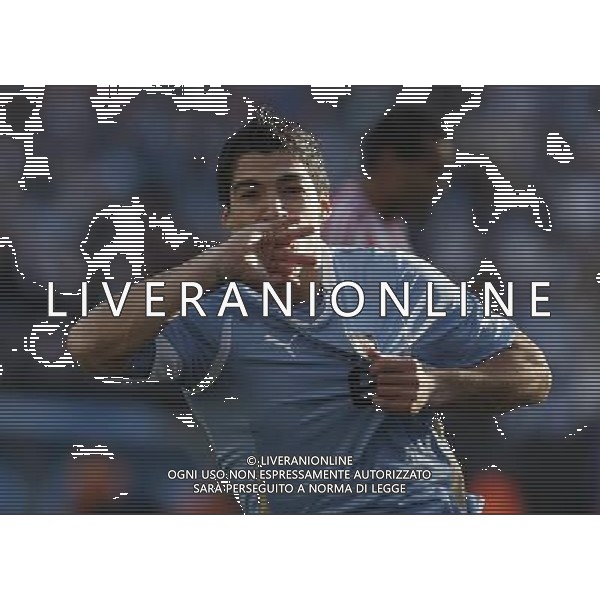 (110724) -- BUENOS AIRES, July 24, 2011 () -- Uruguay\'s Luis Suarez celebrates his goal during the final match of Copa America between Uruguay and Paraguay in Buenos Aires, Argentina, on July 24, 2011. (/Martin Zabala)