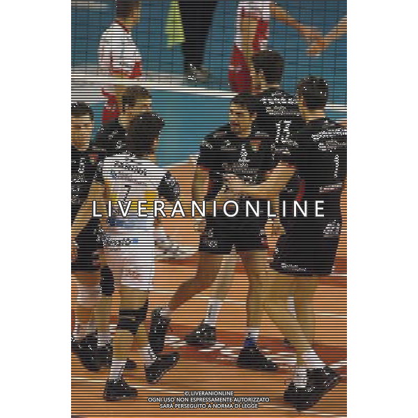 Ancona 18/04/2004 Volley Maschile Lube Macerata - Sisley Treviso Nella Foto: esultanza Sisley Treviso Ph: Chodi Cristiano/Ag. Aldo Liverani