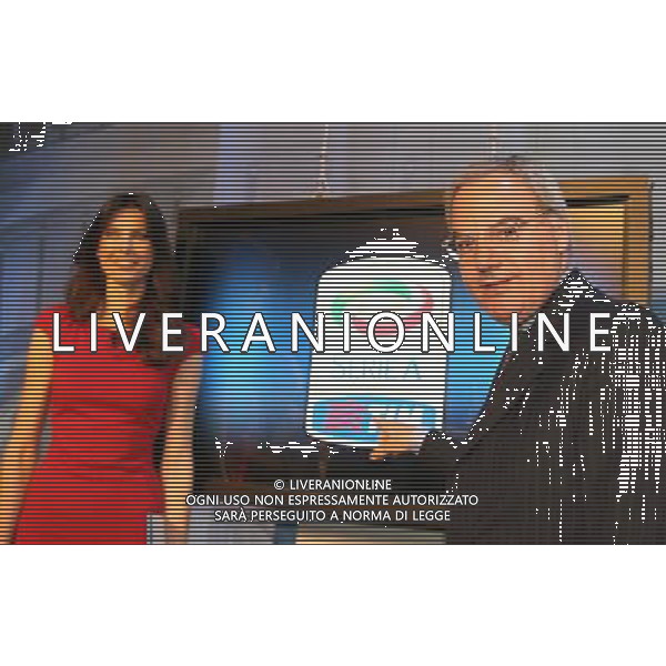 MILANO 27/7/2011 STUDI TELEVISIVI DI SPORT ITALIA VIA FELTRE PERESENTAZIONE DEL CALENDARIO DELLA SERIE A TIM 2011/2012 NELLA MAURIZIO BERETTA E NADIA BENGALA FOTO ROMANO/AG ALDO LIVERANI