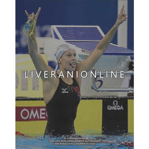 (110727) -- SHANGHAI, July 27, 2011 () -- Federica Pellegrini of Italy celebrates after the final of women\'s 200m freestyle swimming event at the 14th FINA World Championships in Shanghai, east China, July 27, 2011. Federica Pellegrini claimed the title with 1:55.58. (/Fan Jun) (zgp)