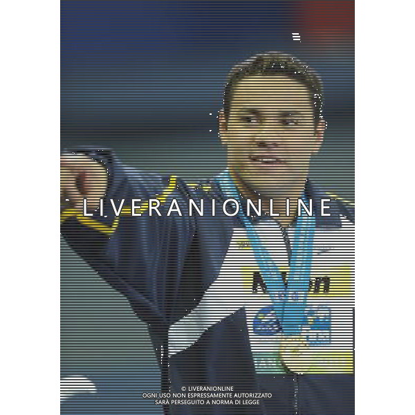 (110727) -- SHANGHAI, July 27, 2011 () -- Felipe Alves Franca Da Silva of Brazil poses in the awarding ceremony of men\'s 50m breaststroke swimming event at the 14th FINA World Championships in Shanghai, east China, July 27, 2011. Felipe Alves Franca Da Silva claimed the title with 27.01. (/Yang Zongyou) (sqq)