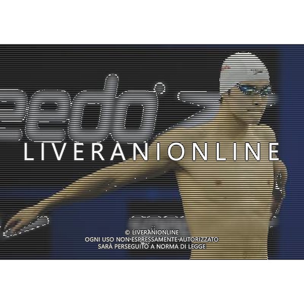 (110727) -- SHANGHAI, July 27, 2011 () -- Sun Yang of China prepares to compete in the final of men\'s 800m freestyle swimming event at the 14th FINA World Championships in Shanghai, east China, July 27, 2011. Sun Yang claimed the title with 7:38.57. (/Guo Yong) (zgp)
