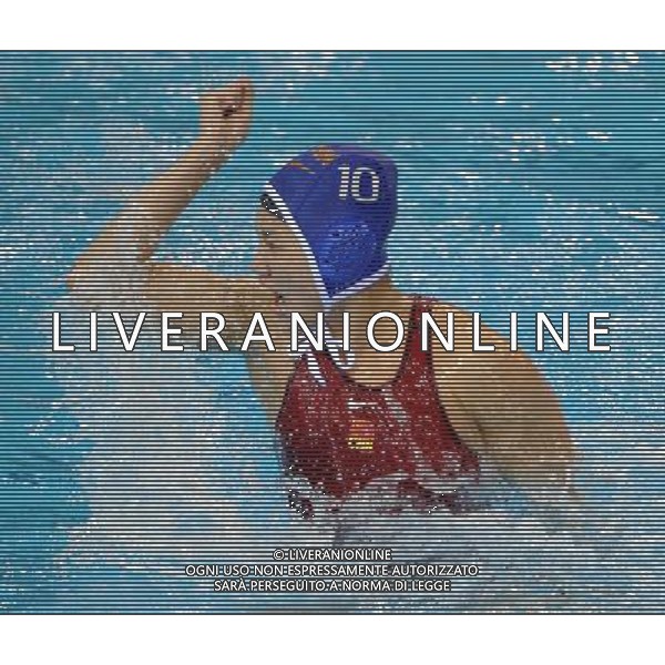 (110727) -- SHANGHAI, July 27, 2011 () -- Ma Huanhuan of China celebrates for winning a point during the semifinal of women\'s water polo event between China and Russia at the 14th FINA World Championships in Shanghai, east China, July 27, 2011. China won the match 13-12.(/Guo Yong) (sqq)