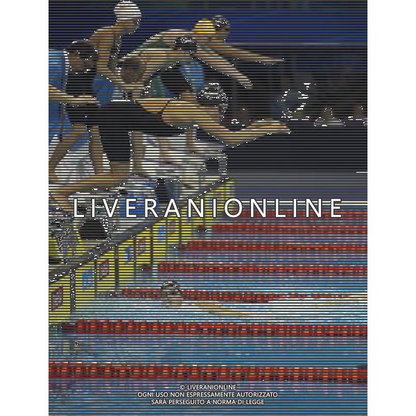 (110728) -- SHANGHAI, July 28, 2011 () -- Swimmers of the United States compete in the final of women\'s 4x200m freestyle swimming event at the 14th FINA World Championships in Shanghai, east China, July 28, 2011. The team of the United States claimed the title with 7:46.14. (/Fei Maohua)