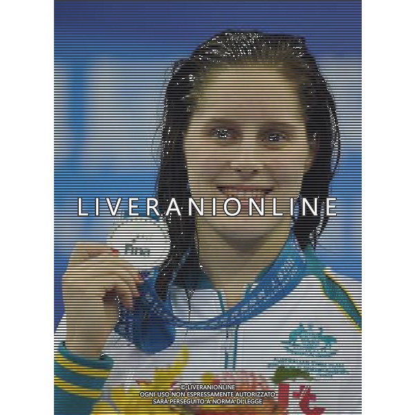 (110730) -- SHANGHAI, July 30, 2011 () -- Belinda Hocking of Australia poses in the awarding ceremony of women\'s 200m backstroke swimming event at the 14th FINA World Championships in Shanghai, east China, July 30, 2011. Belinda Hocking won the silver medal with 2:06.06. (/Yang Zongyou) (sqq)