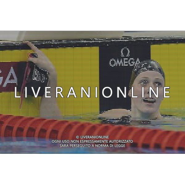 (110730) -- SHANGHAI, July 30, 2011 () -- Melissa Franklin of the United States looks at the scoreboard after the final of women\'s 200m backstroke swimming event at the 14th FINA World Championships in Shanghai, east China, July 30, 2011. Melissa Franklin claimed the title with 2:05.10. (/Yang Zongyou) (zgp)