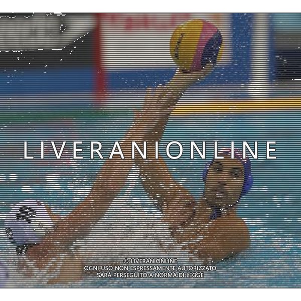 (110730) -- SHANGHAI, July 30, 2011 () -- Damir Buric (R) of Croatia competes in the bronze medal match of men\'s water polo event between Croatia and Hungary at the 14th FINA World Championships in Shanghai, east China, July 30, 2011. Croatia won the match 12-11.(/Liu Ying) (sqq)