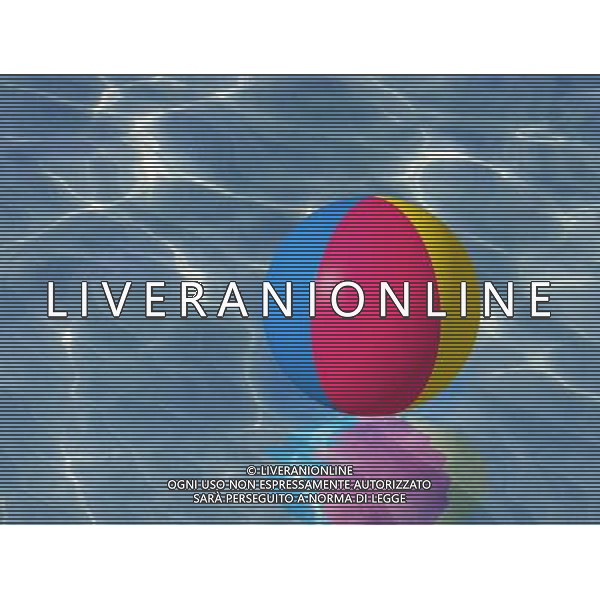 SITUATION ACQUA CON PALLONE AGENZIA ALDO LIVERANI IFC