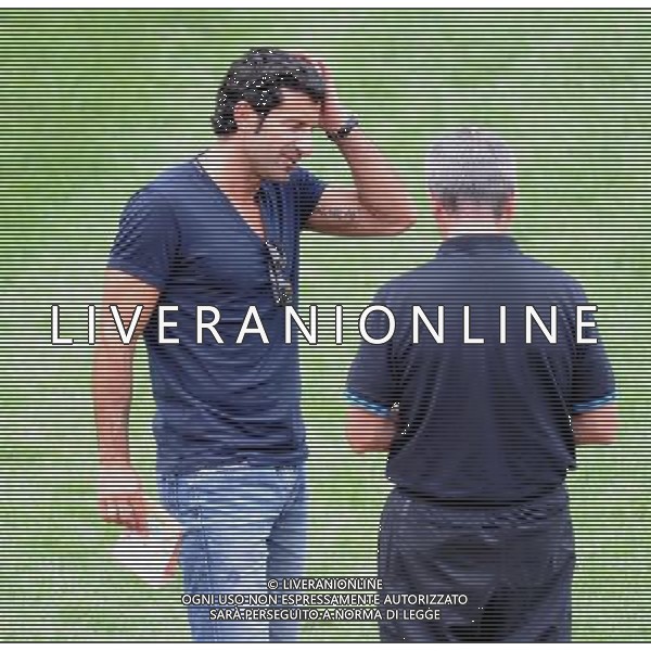 (110802) -- BEIJING, Aug. 2, 2011 () -- Former Inter Milan\'s player Luis Figo (L) shows up at the Inter Milan\'s training session at Beijing Workers\' Stadium in Beijing, capital of China, Aug. 2, 2011. The Supercoppa Tim Cup match between Inter Milan and AC Milan will kick off at the National Stadium, also known as the Bird\'s Nest, on Aug. 6. (/Guo Yong)