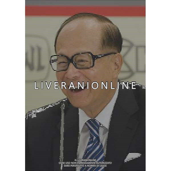 (110804) -- HONG KONG, Aug. 4, 2011 () -- Hong Kong tycoon Li Ka-shing, chairman of Cheung Kong Holdings Limited and Hutchison Whampoa Limited, attends a press conference to announce the interim results of the two companies in Hong Kong, south China, Aug. 4, 2011. Li said at the press conference he remained confident in the outlook of the economic development on the Chinese mainland with the belief that the country\'s economy will be cushioned from a hard-landing. (/Lui Siu Wai) (ljh)