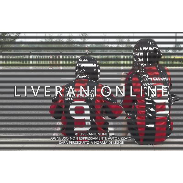 Supercoppa TIM Cup 2011 Milan-Inter Pechino (Cina) - 06.08.2011 Milan-Inter Nella Foto:Tifosi Milan e Inter fuori lo stadio /Ph.Vitez-Ag. Aldo Liverani