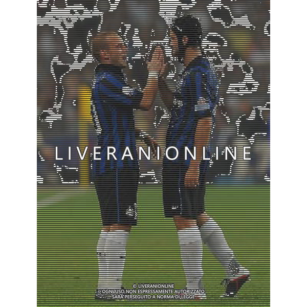 Supercoppa TIM Cup 2011 Milan-Inter Pechino (Cina) - 06.08.2011 Milan-Inter Nella Foto:sneijder esulta con chivu /Ph.Vitez-Ag. Aldo Liverani