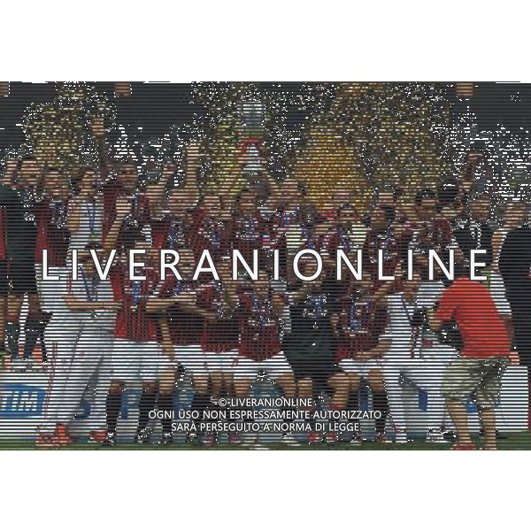 Supercoppa TIM Cup 2011 Milan-Inter Pechino (Cina) - 06.08.2011 Milan-Inter Nella Foto:ambrosini alza la coppa /Ph.Vitez-Ag. Aldo Liverani