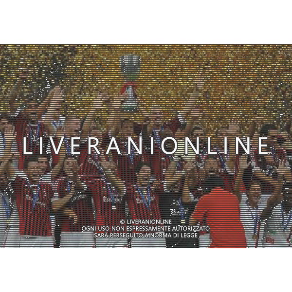 Supercoppa TIM Cup 2011 Milan-Inter Pechino (Cina) - 06.08.2011 Milan-Inter Nella Foto:ambrosini alza la coppa /Ph.Vitez-Ag. Aldo Liverani