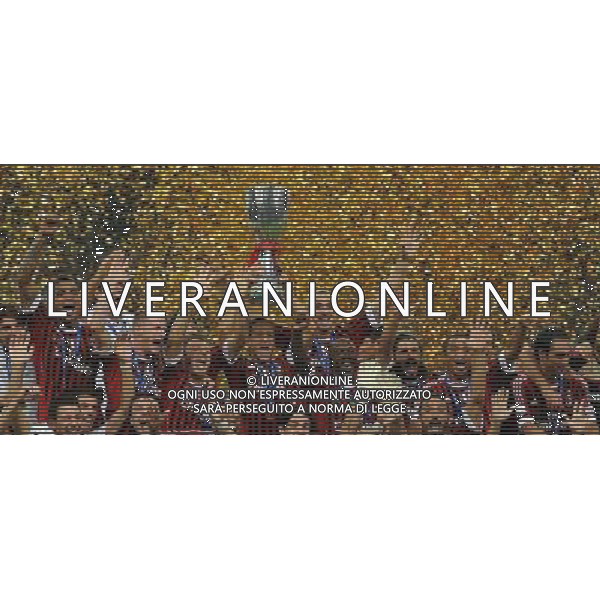 Supercoppa TIM Cup 2011 Milan-Inter Pechino (Cina) - 06.08.2011 Milan-Inter Nella Foto:ambrosini alza la coppa /Ph.Vitez-Ag. Aldo Liverani